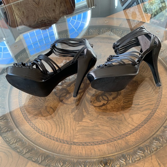🖤GUESS Heels🖤 - Picture 3 of 7